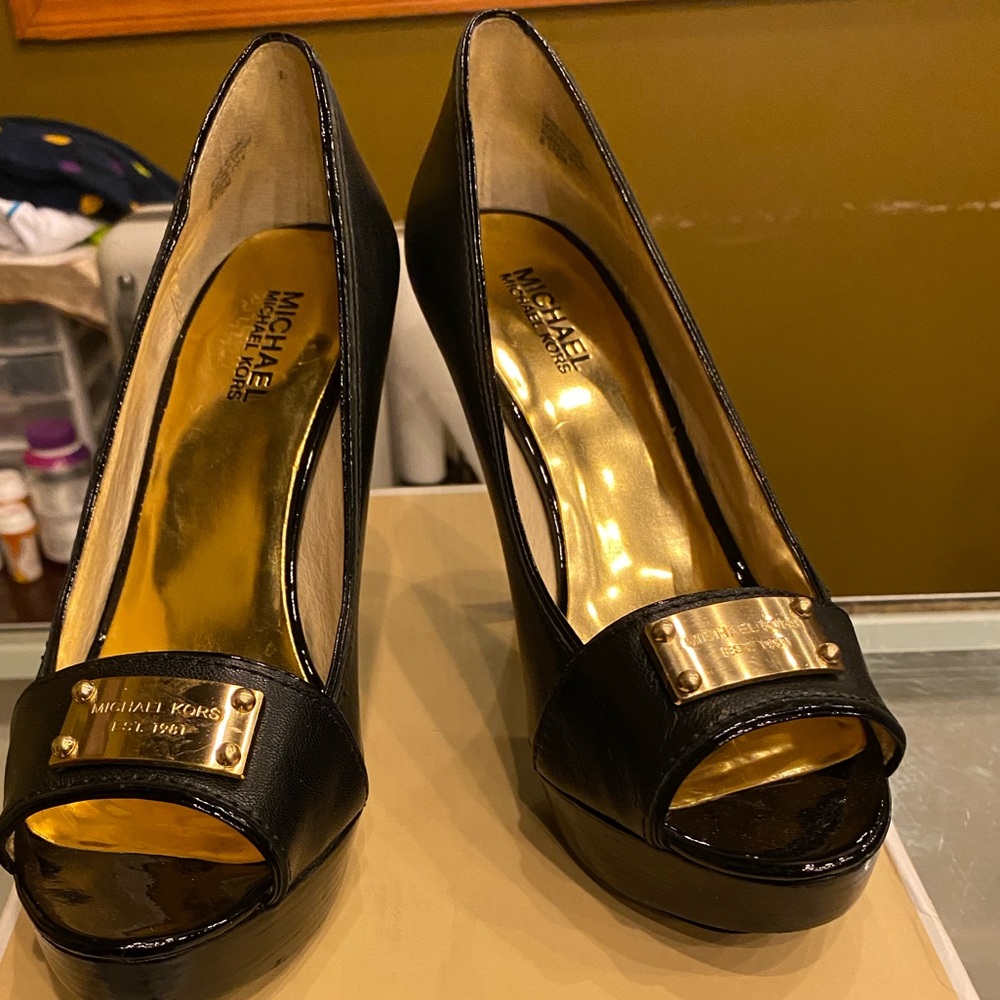 Michael Kora heels